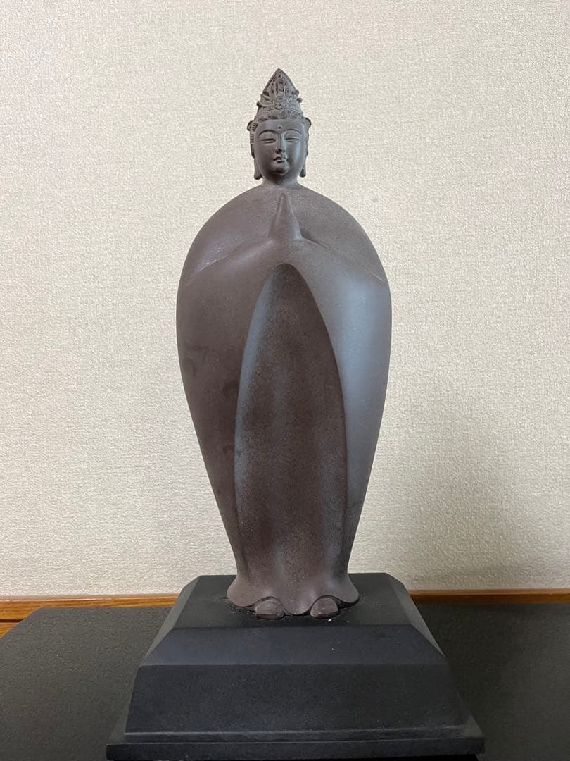 合掌観音像 仏像 仏教アート 彫刻 黒曜石 イスム 砂岩石