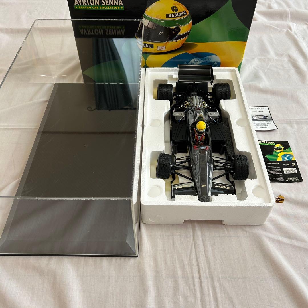 AYRTON SENNA F1カー 1/18スケール、ディスプレイケースつき - メルカリ