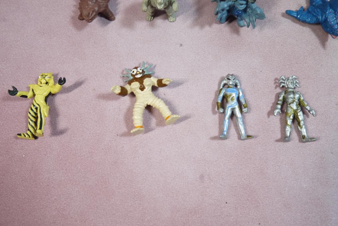 ウルトラマン モンスター超全集 ほか ミニフィギュア 36体