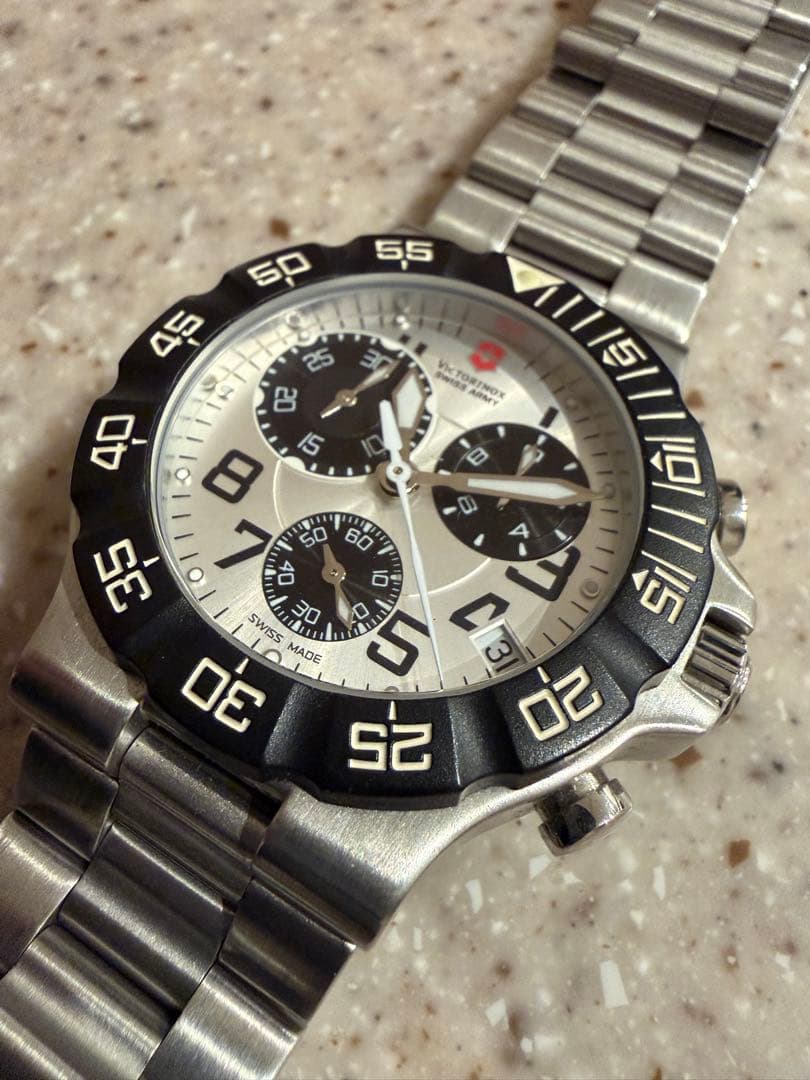 victorinox クロノグラフ 腕時計 ブラック/シルバー 電池切れ