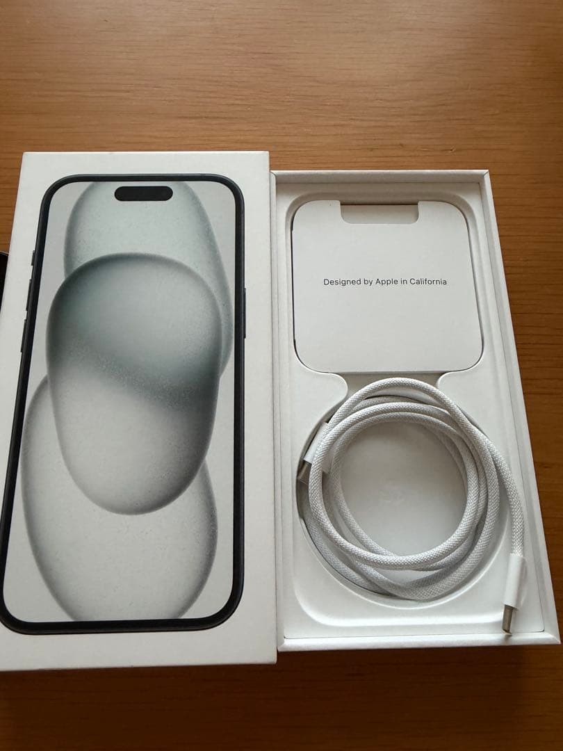 iPhone15 ブラック　128GB 美品　ケース付き