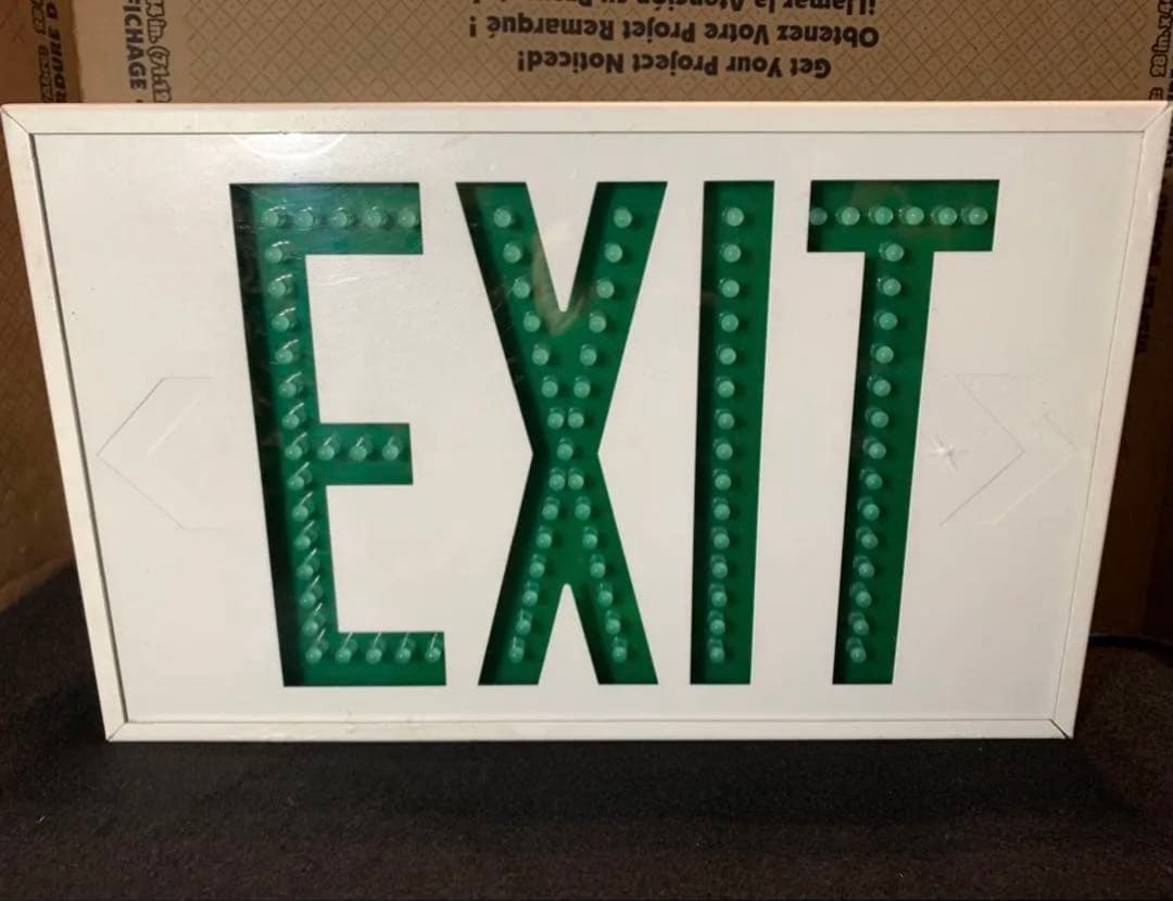 米軍放出品 EXIT サイン インテリア 100v 米軍基地 USAF - メルカリ