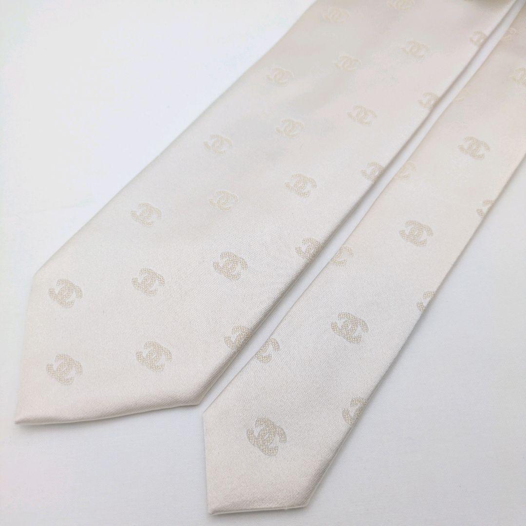 新品未使用】シャネル ネクタイ ホワイト ココマーク サテン生地