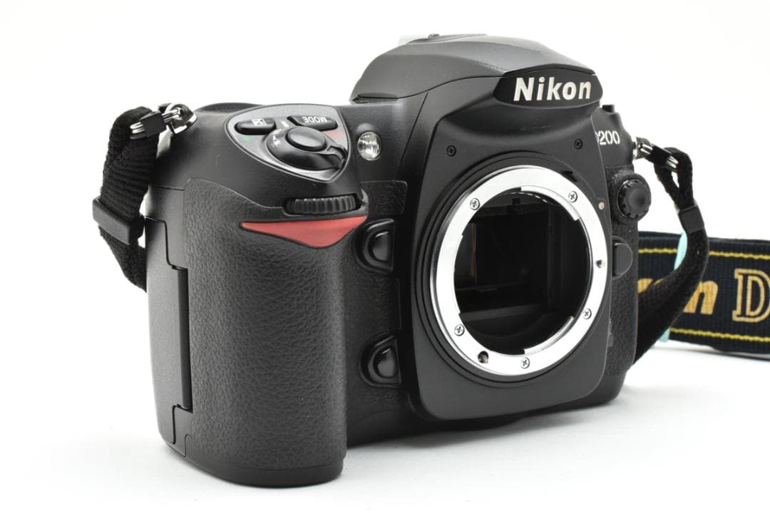 美品　NIKON ニコン D200 ショット数 14,965枚 H085