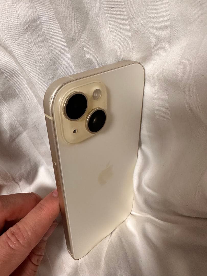 Apple iPhone 15 本体 3つのケース付き