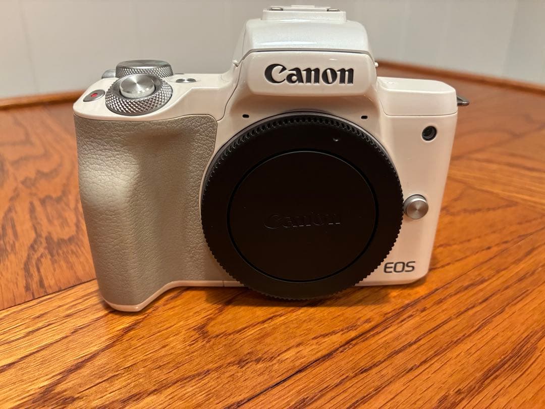 Canon ミラーレス一眼カメラEOS Kiss M ダブルレンズキットホワイト