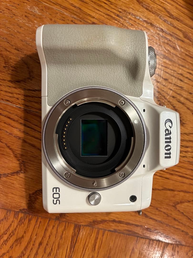 Canon ミラーレス一眼カメラEOS Kiss M ダブルレンズキットホワイト