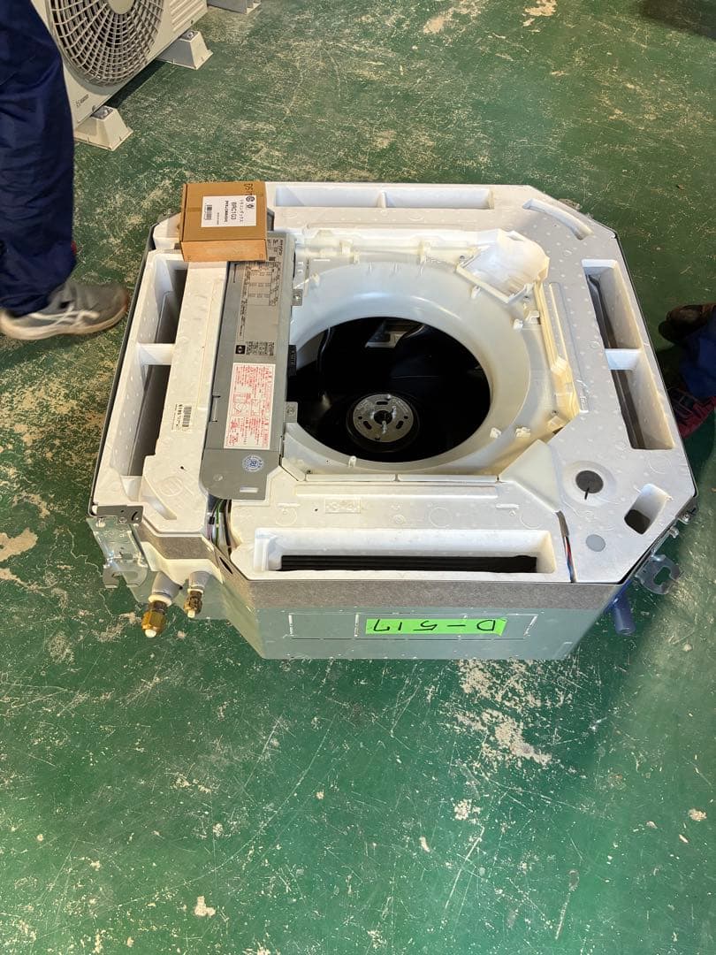 （今月スクラップ予定）DAIKIN 5馬力　天カセエアコン ダイキン SZRC140BY 天カセ4方向エアコン 5馬力 シングル|業務用