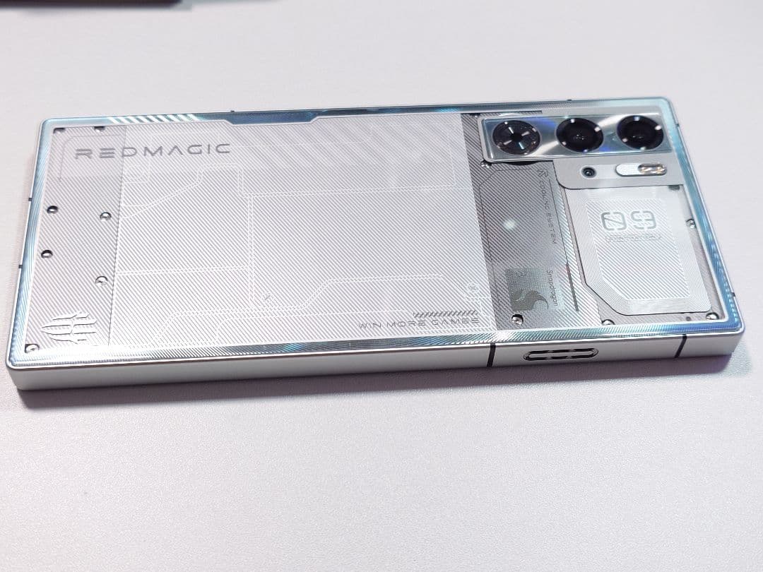 G*迎様 Redmagic 9 Pro 16+512GB ケース、フィルム付き