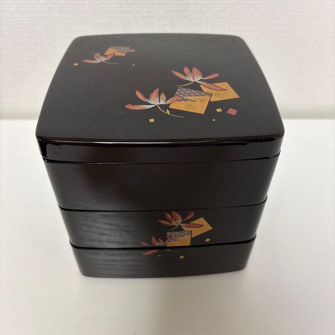 漆器重箱 3層 花模様 黒・赤 - メルカリ