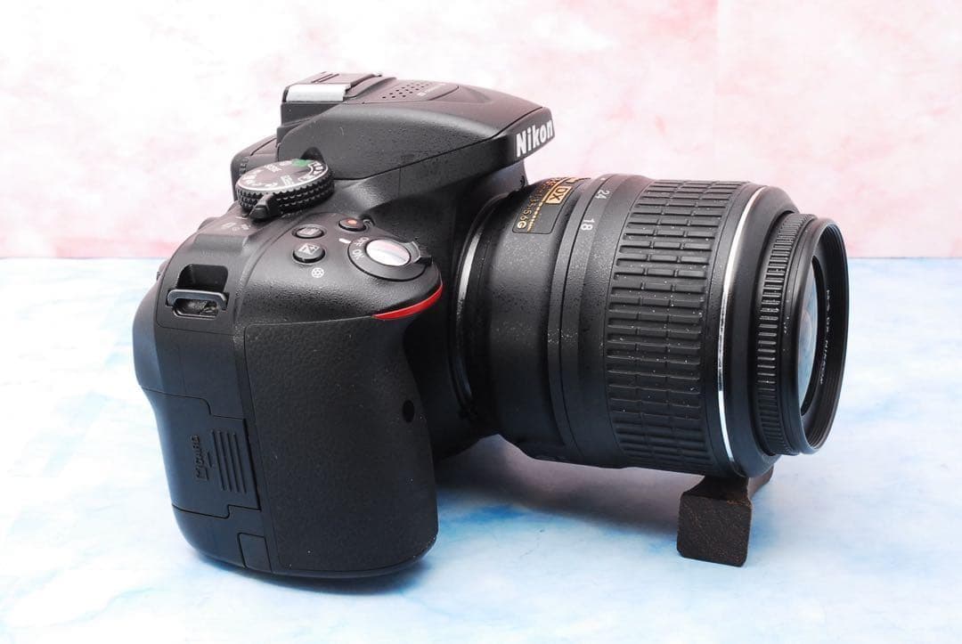 Nikon D5300★Wi-Fi搭載★一眼レフカメラ★手ぶれ補正Wレンズ