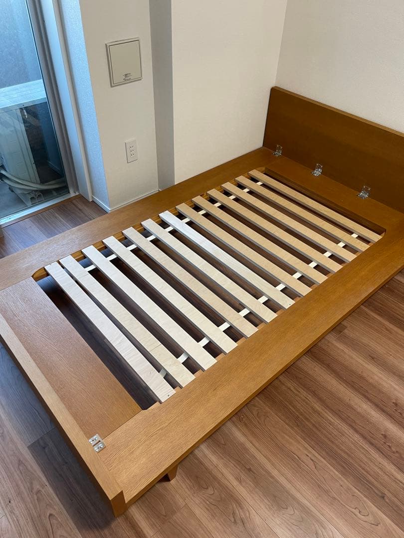 unicoウニコ CORSOコルソ セミダブルベッドフレーム 組立て図あり