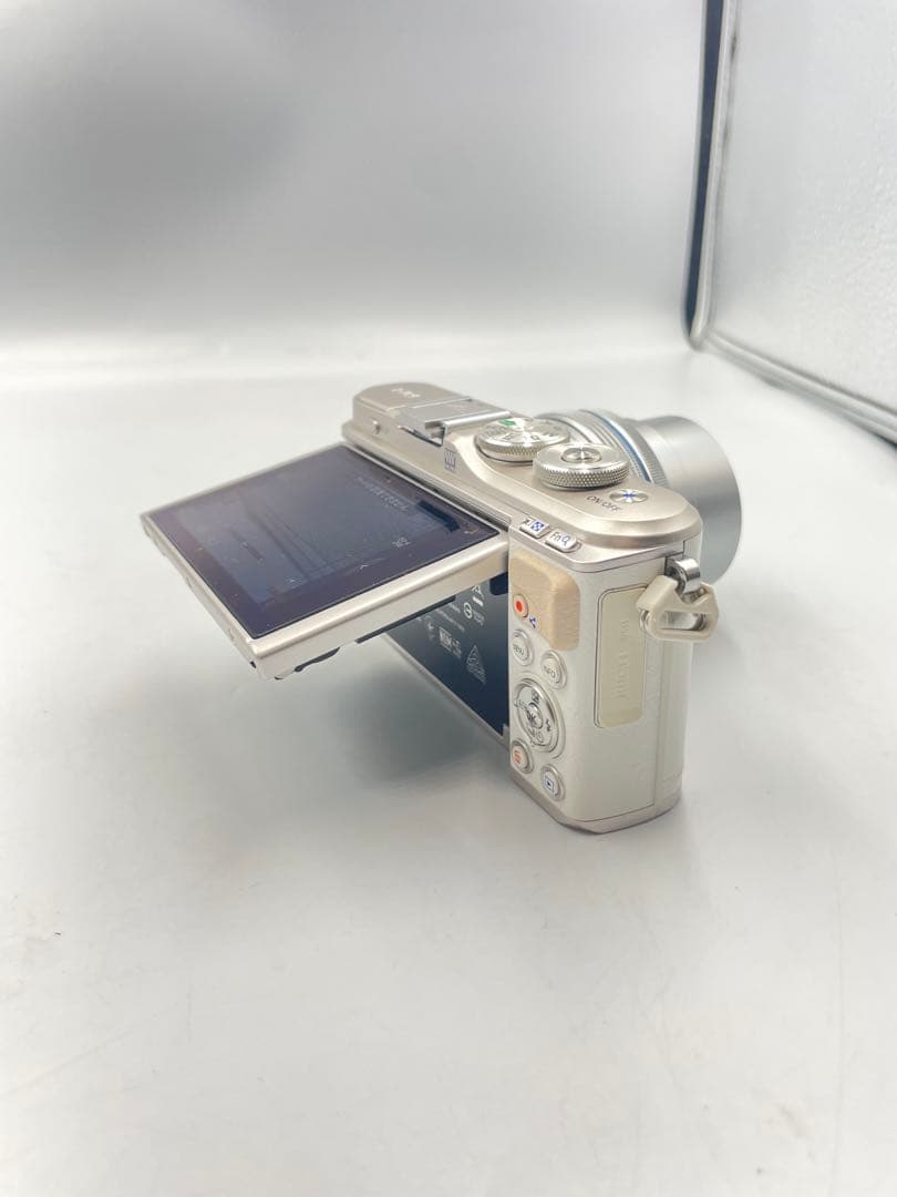 オリンパス E-PL9 デジタルカメラ ミラーレス一眼 PEN