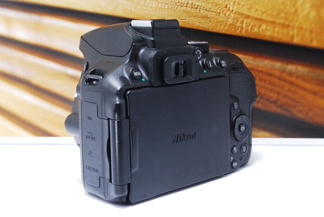 Nikon D5300 ダブルズームキット　デジタル一眼レフカメラ　Wi-Fi