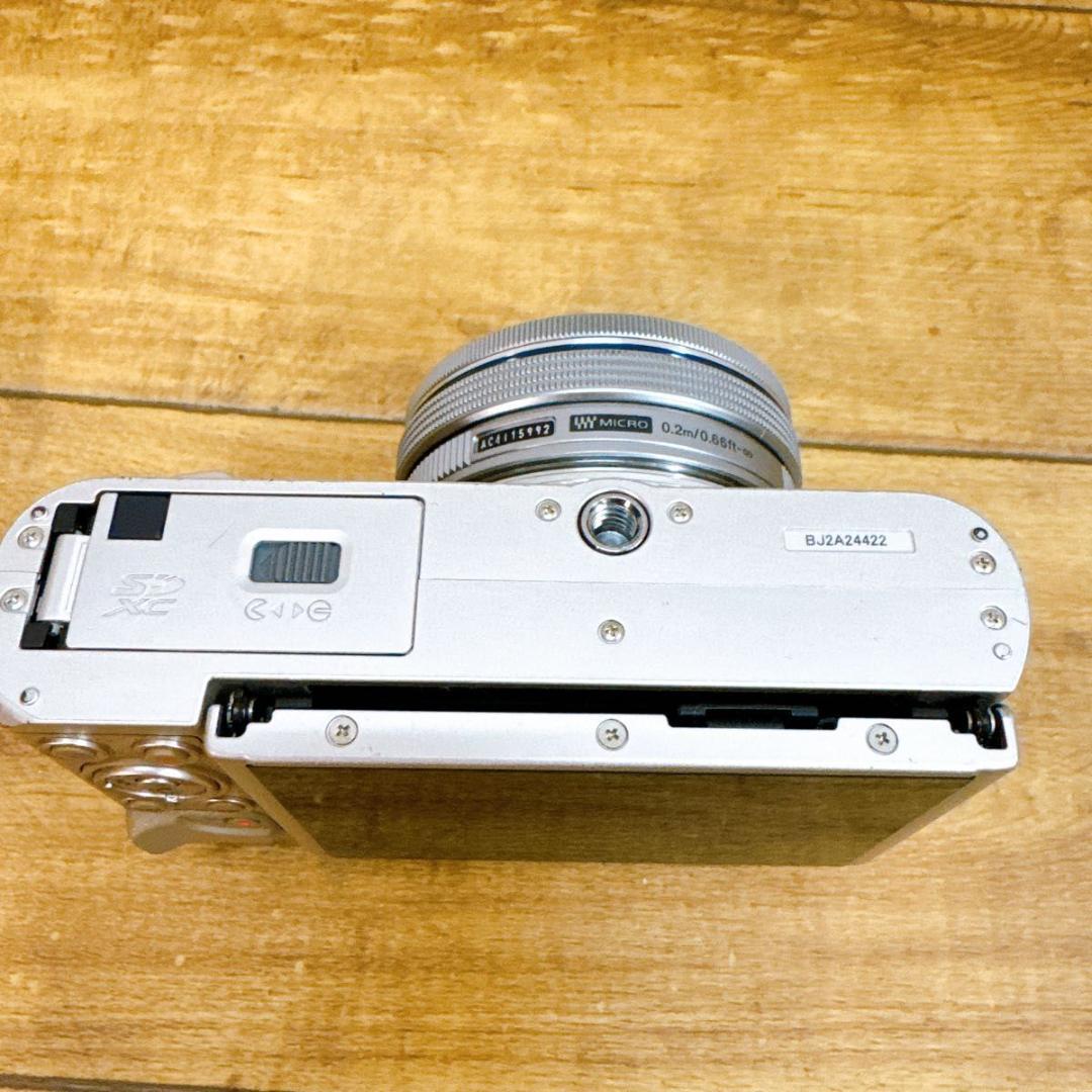 OLYMPUS ミラーレス一眼　E-PL9 ダブルレンズキット