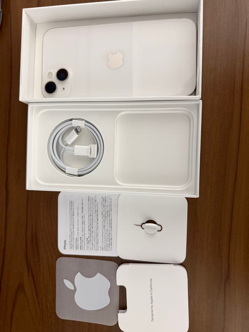 Apple iPhone 14 Plusのホワイトモデル