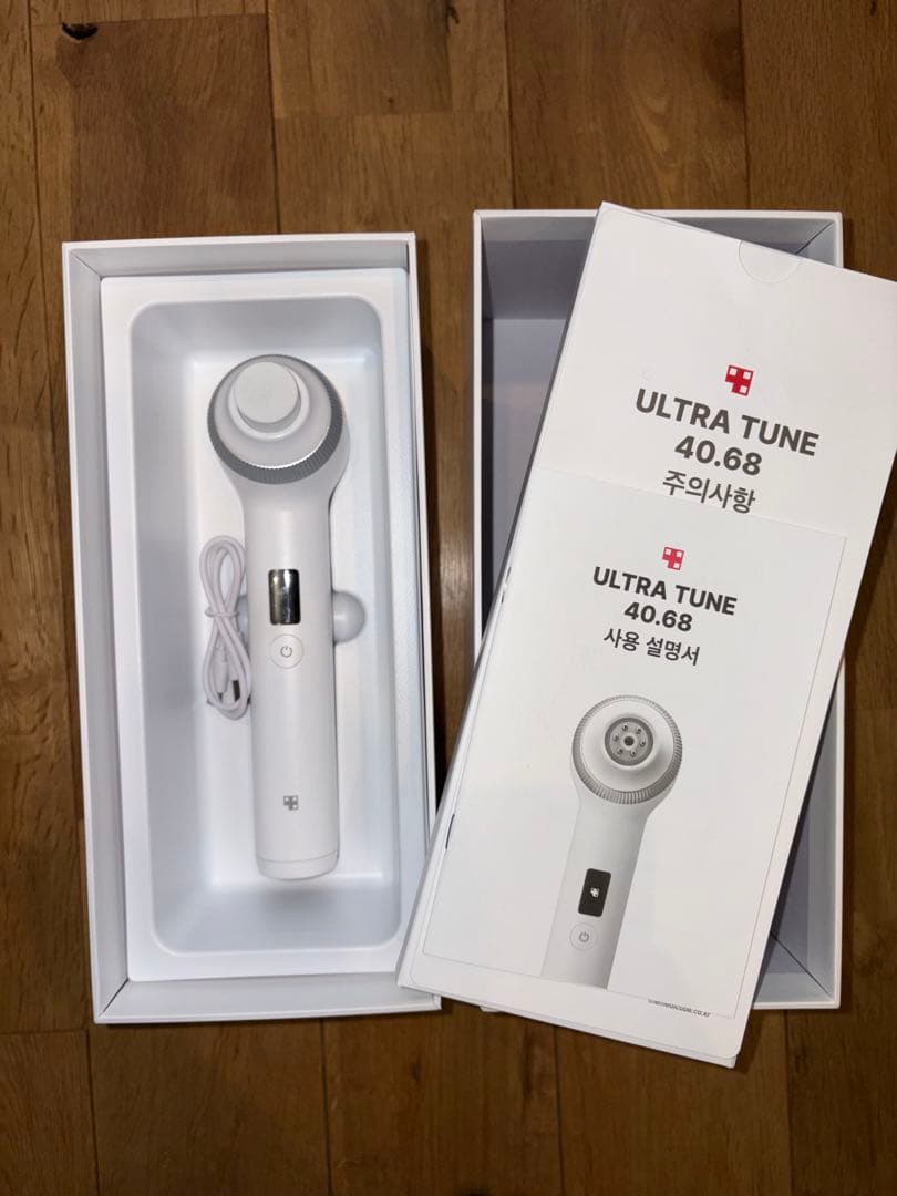 MEDICUBE AGE-R ULTRA TUNE 40.68 美顔器