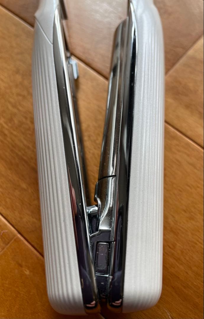 ReFa ストレートヘアアイロン ホワイト 充電ケーブル箱付き