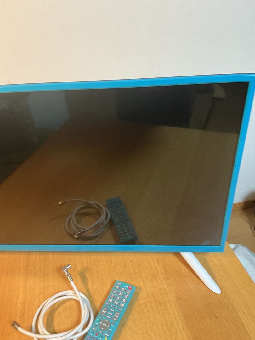 美品　届いてすぐ使える SANSUI 32型テレビ ブルー おしゃれ 付属品完備