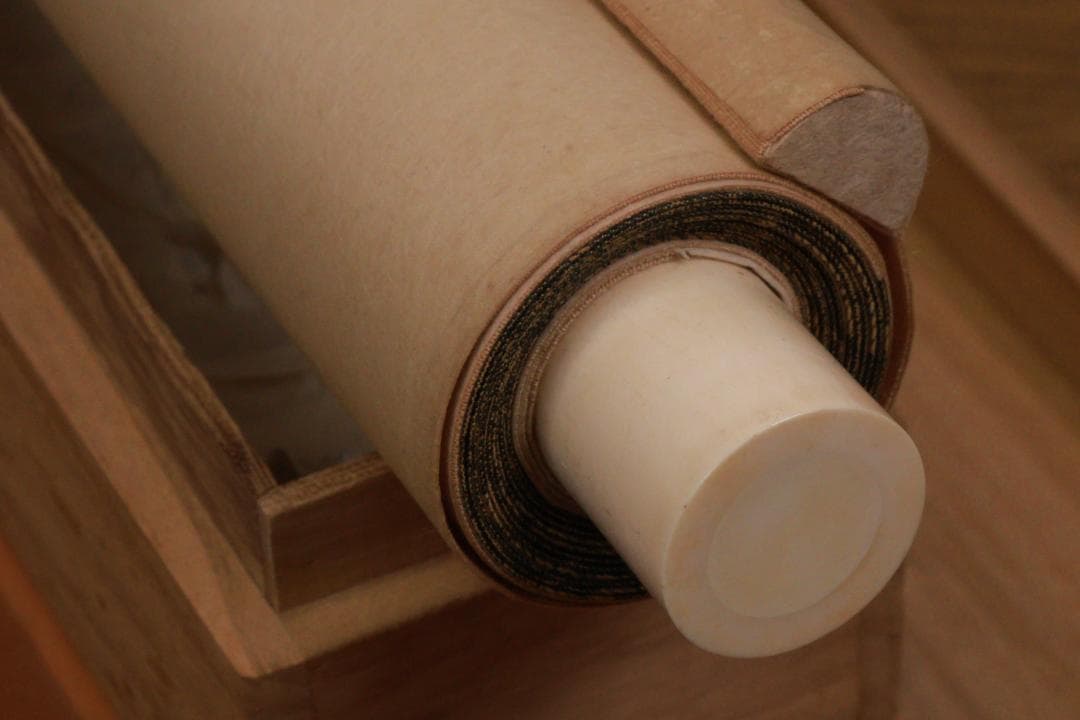 真作】 鈴木彰 作 『 大正池 』 日本画 掛軸 絹本 大幅 共箱 BE983