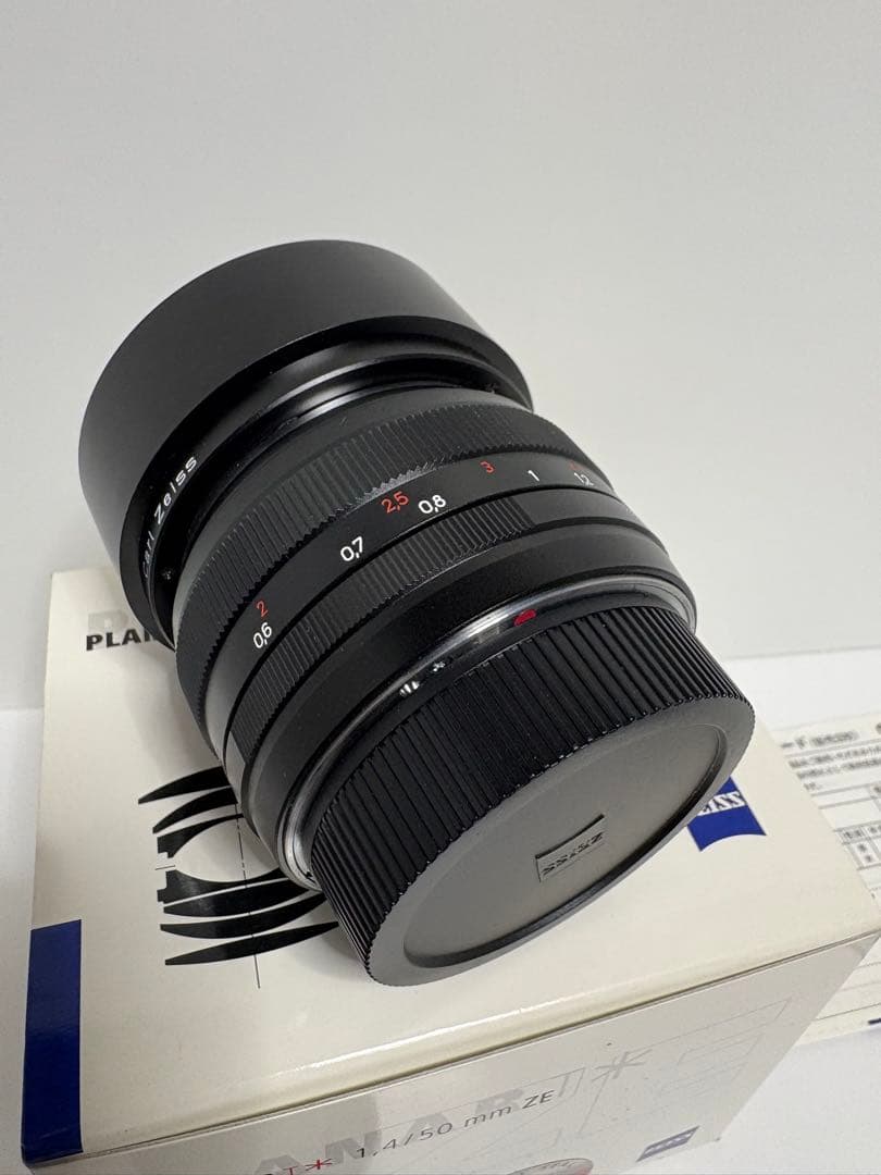 中古美品　Carl Zeiss Planar T* 1.4/50 ZE