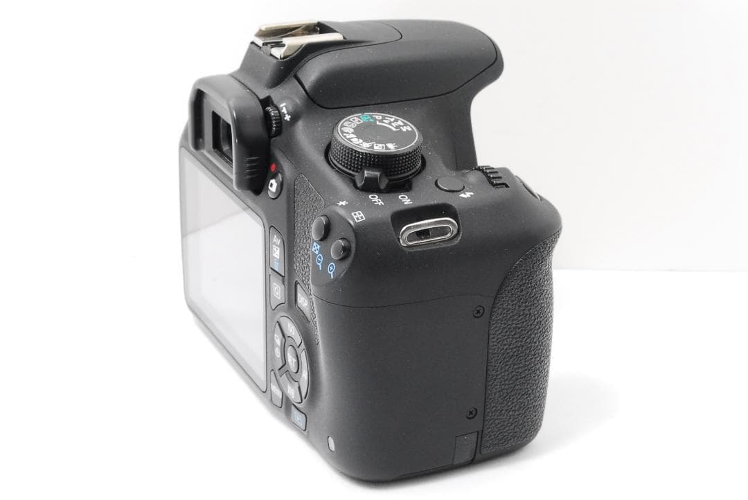 少シャッター数！ Canon EOS kiss x70 中古市場では希少モデル！