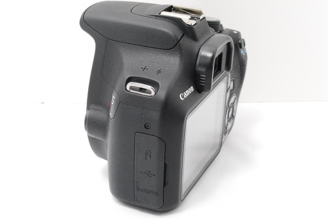 少シャッター数！ Canon EOS kiss x70 中古市場では希少モデル！