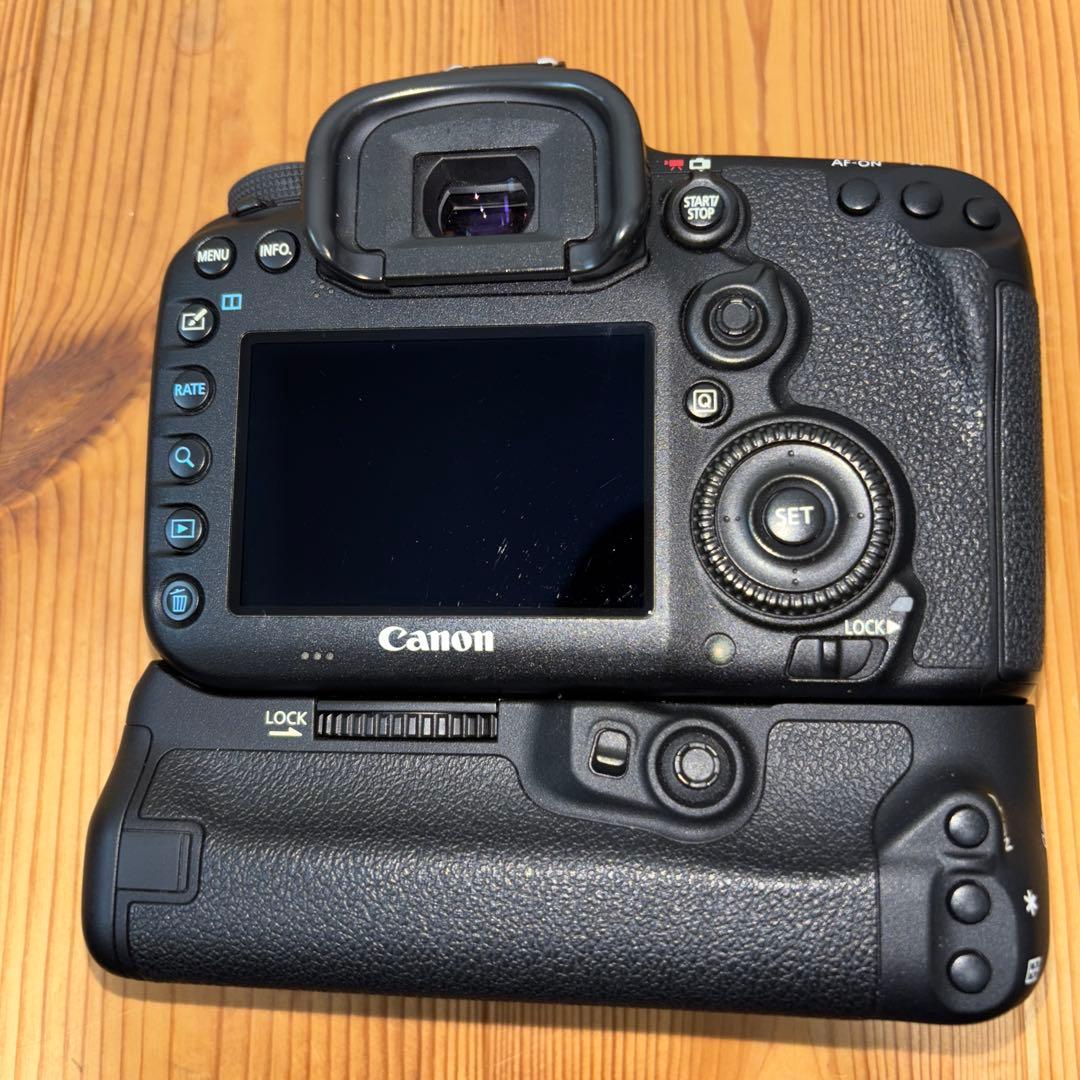 【最終値下げ】Canon EOS 7Dmark2 ＋BG-E16