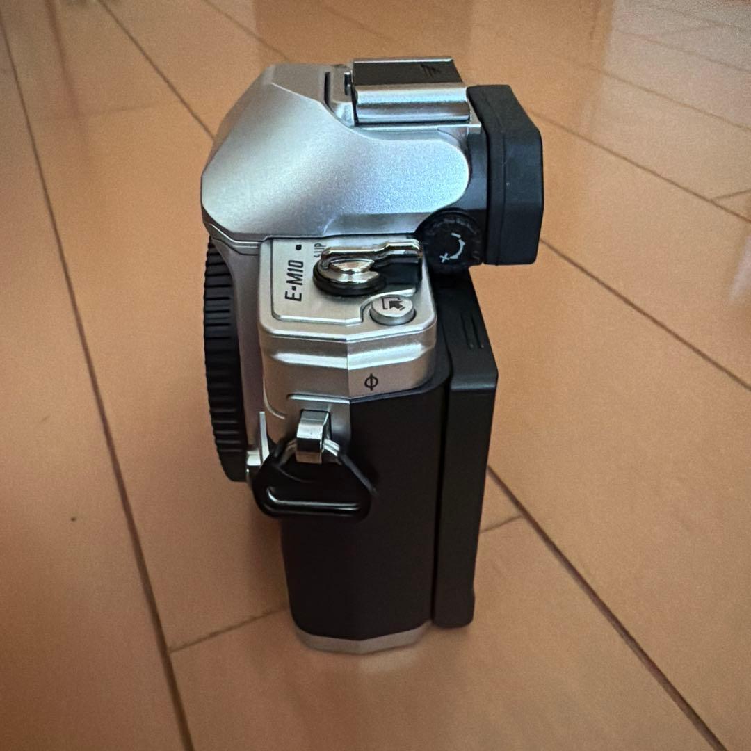 OLYMPUS OM-D E-M10 Mark IV セット