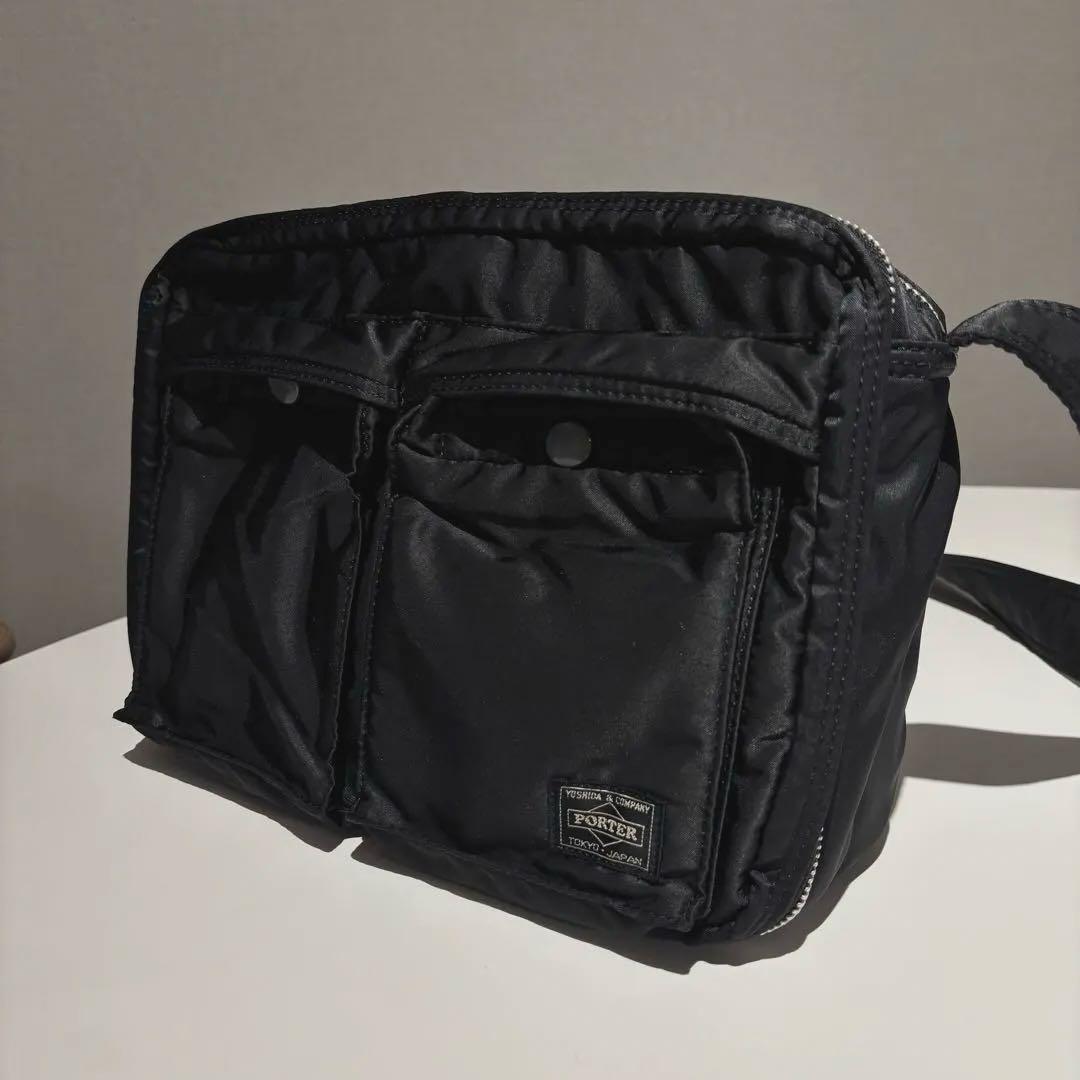 【美品】ポーター タンカー 2層式 ショルダーバッグ Lサイズ ポーター愛用レビュー｜最高！タンカー ショルダーバッグ(L) | 僕と
