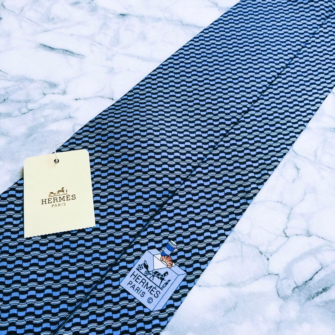 ✨未使用タグ付✨HERMES 波形ストライプ 青海波模様 ブルー ネクタイ