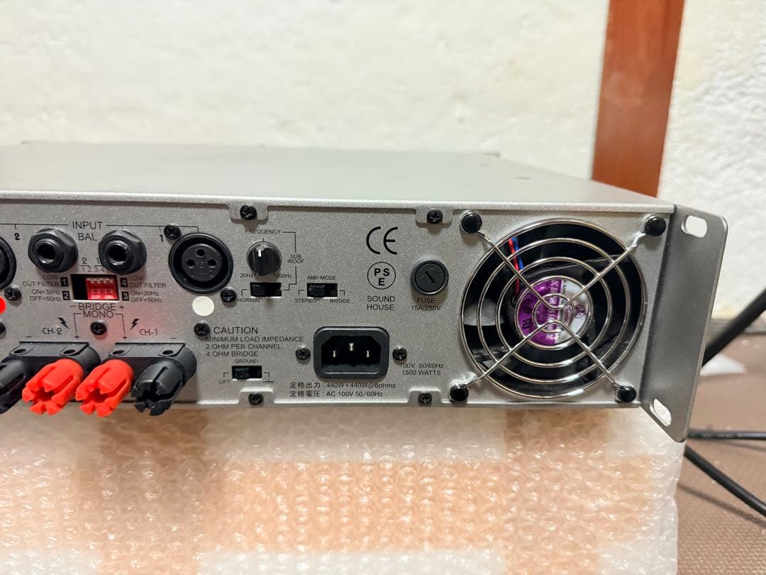 Classic pro V3000 パワーアンプ ,良い品。動作確認済み。