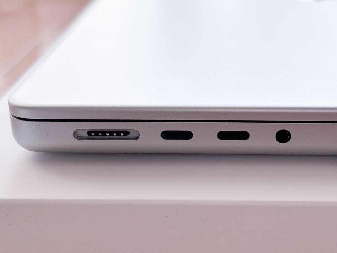 【超美品】14インチ MacBookProM3Proシルバー18GB 512GB