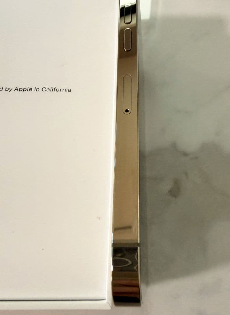 美品　Apple iPhone13pro 256G ゴールド　本体