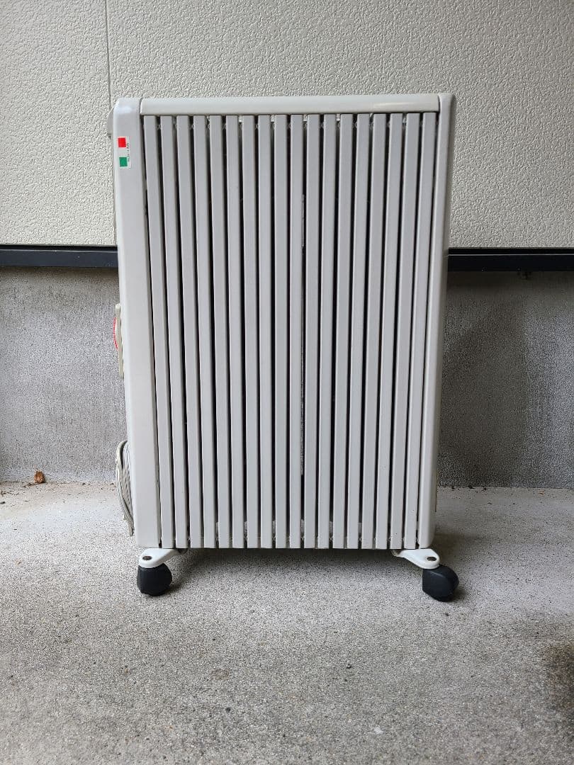 デロンギ オイルヒーター 091521TEC Amazon | デロンギ DeLonghi オイルヒーター 091521TEC X字型フィン