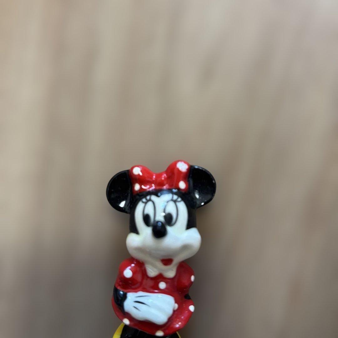 ミッキー ミニー 陶器フィギュア 4体セット - メルカリ