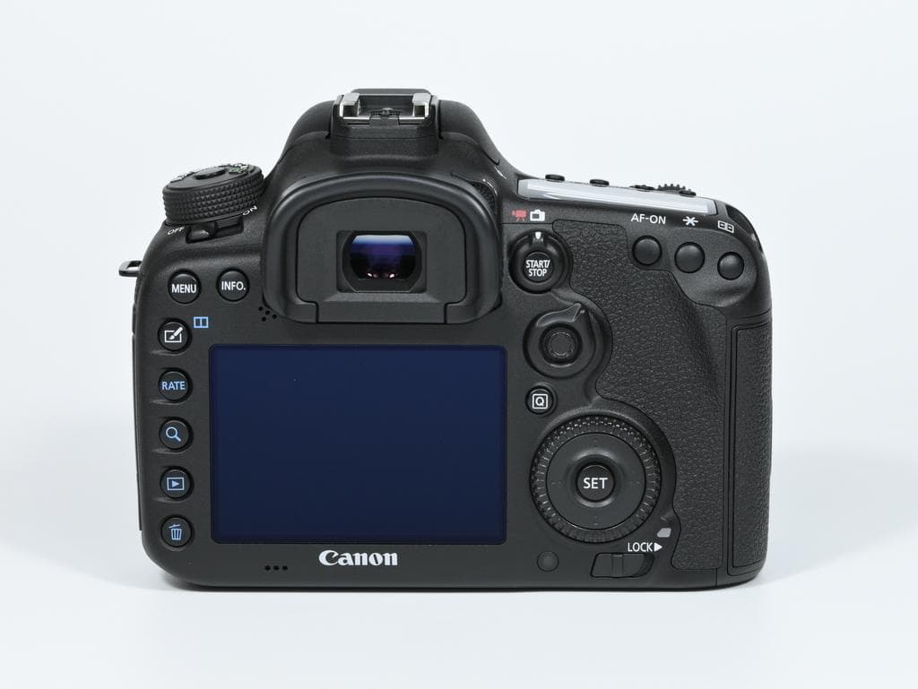 【超美品】Canon EOS 7D Mark II ボディ《ショット数2697》