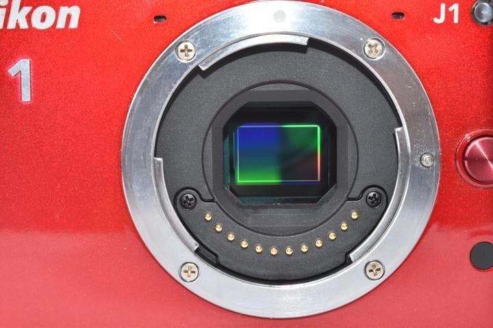 Nikon 1 J1 レッド 10-30mmレンズキット