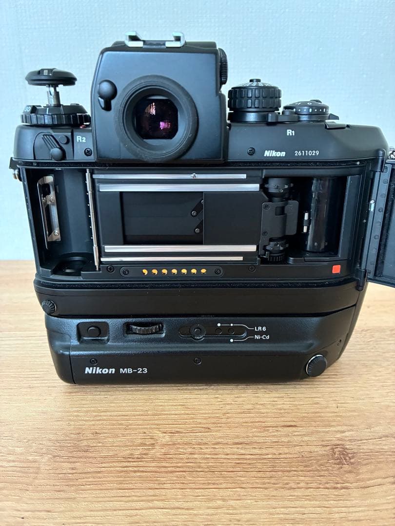 コレクション用　 Nikon F4E 新品同様品　 S/N 2611029