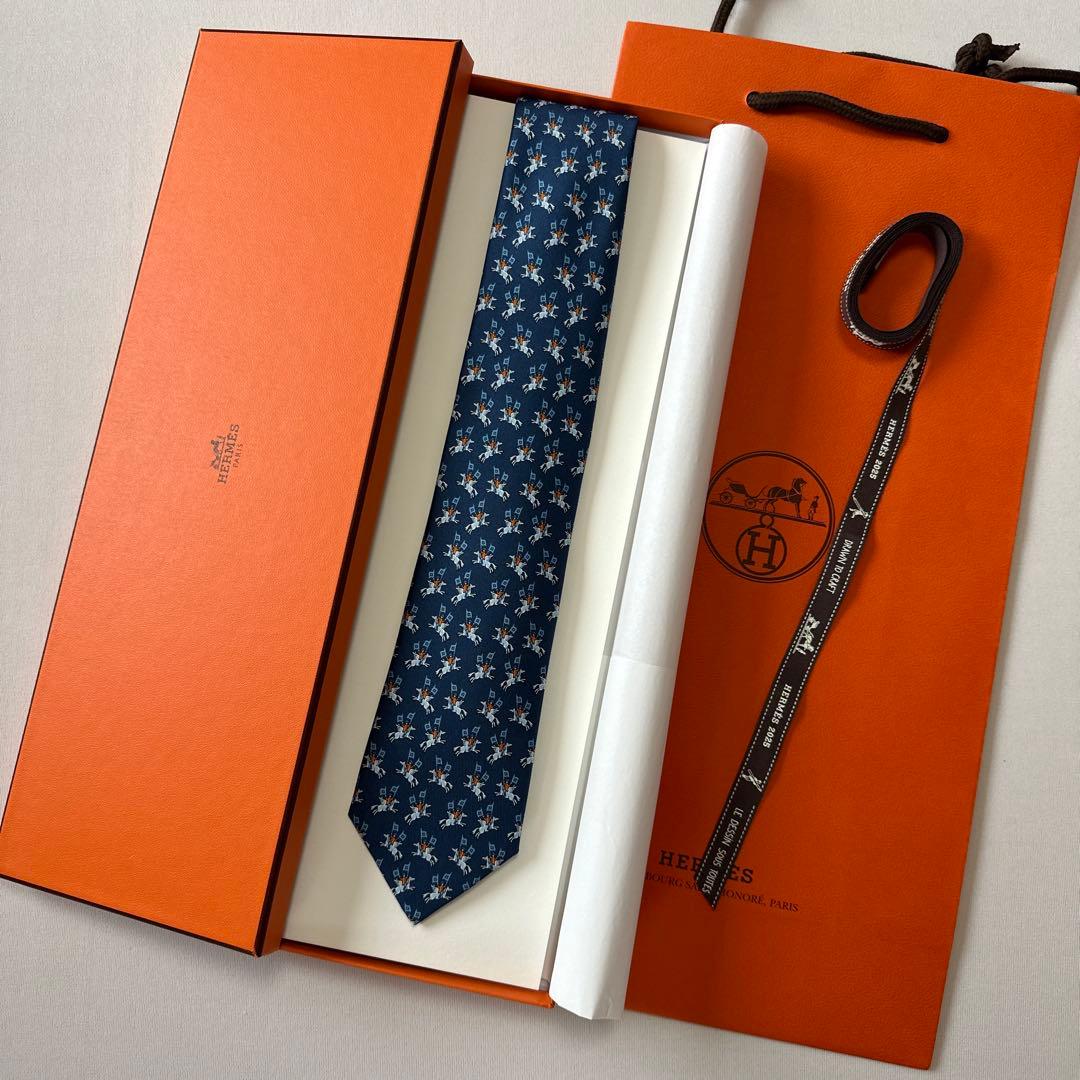 エルメス ネクタイ《シュル・レ・トワ・ドゥ・エルメス》新品 未使用