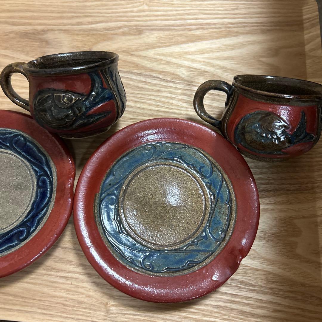 沖縄 やちむん 魚紋 壺屋焼 赤絵 小橋川清正 カップ＆ソーサー 2客