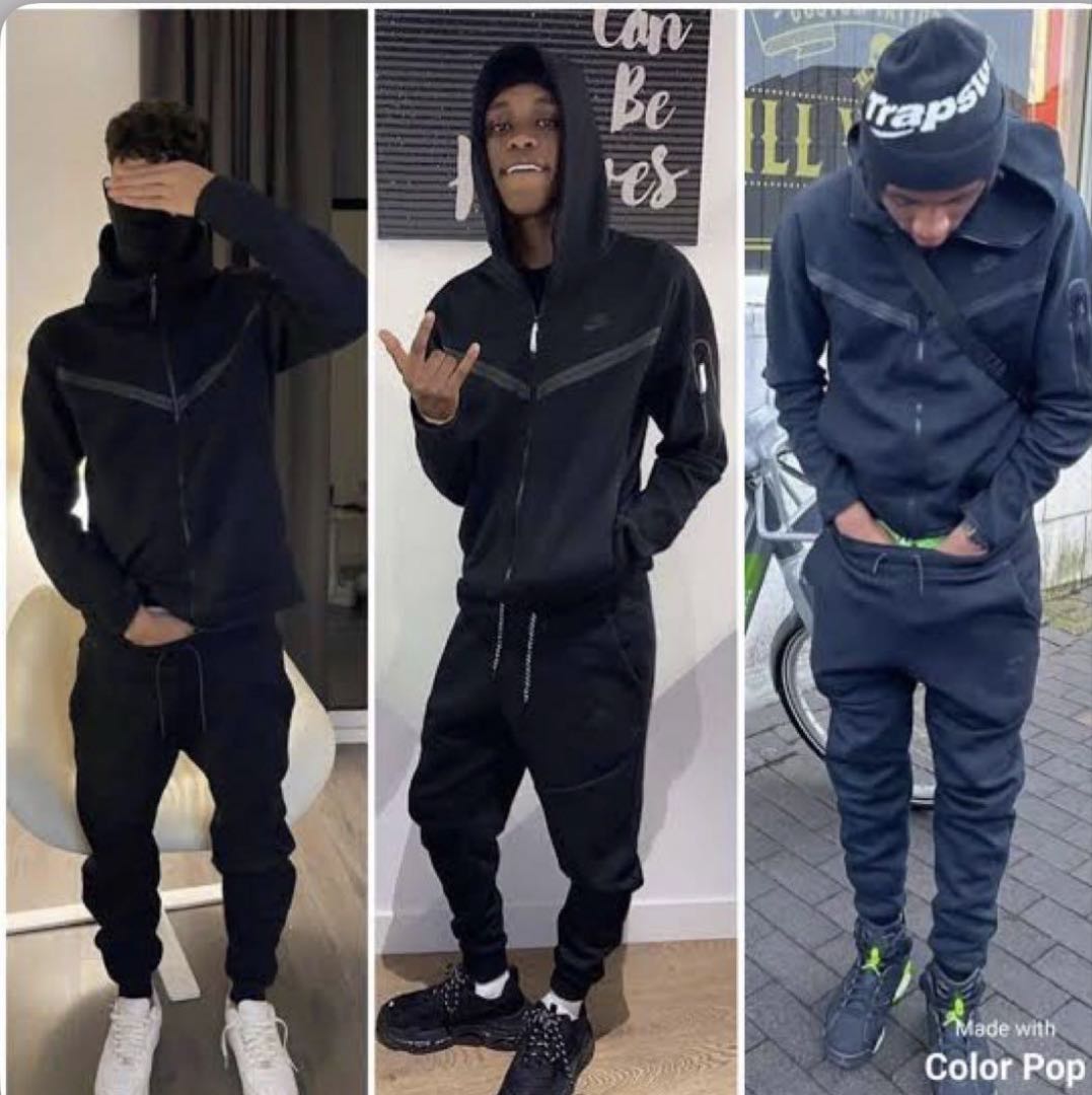 NIKEテックフリース黒sサイズ上のみ - メルカリ