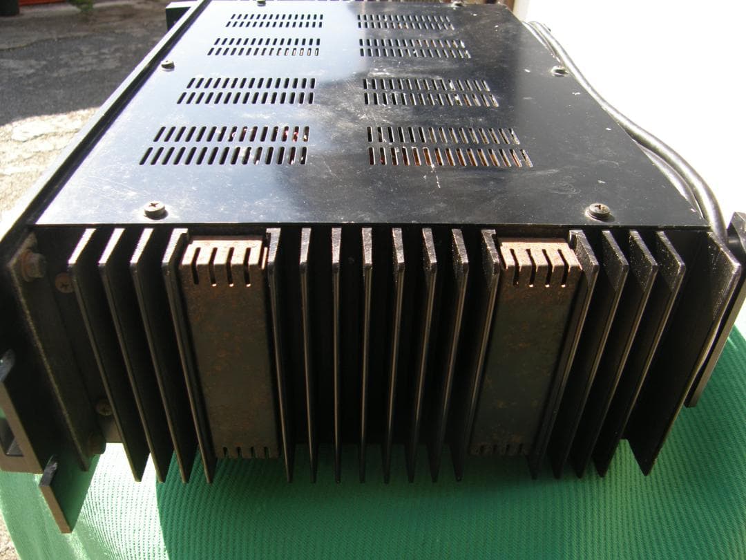 ヤマハ　アンプリファイヤーP2100ジャンク品の出品です❣