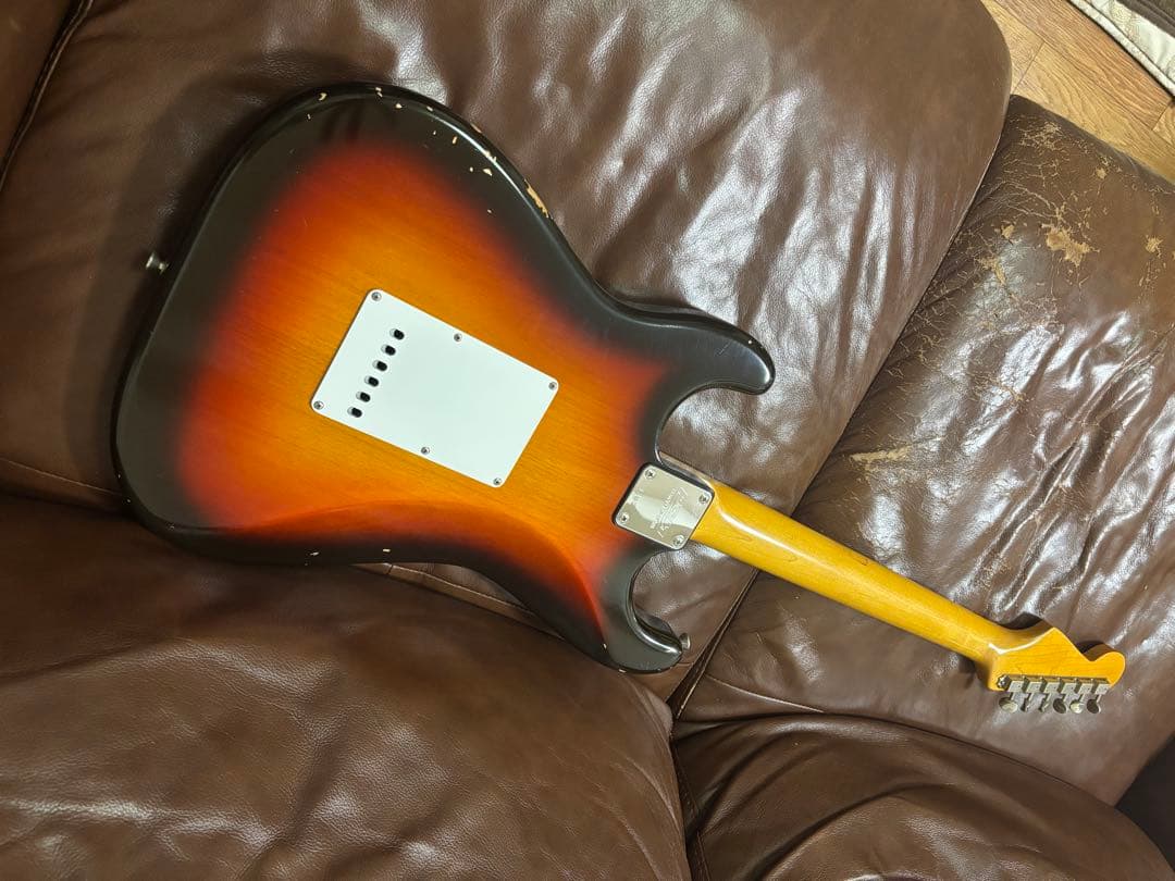 K. nyui ハカランダ指板 ThroBak64MXVピックアップ ストラト