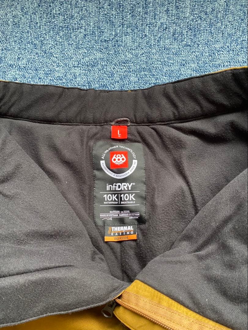 686 Infinty Insulatad 22-23 スノーボードウェア