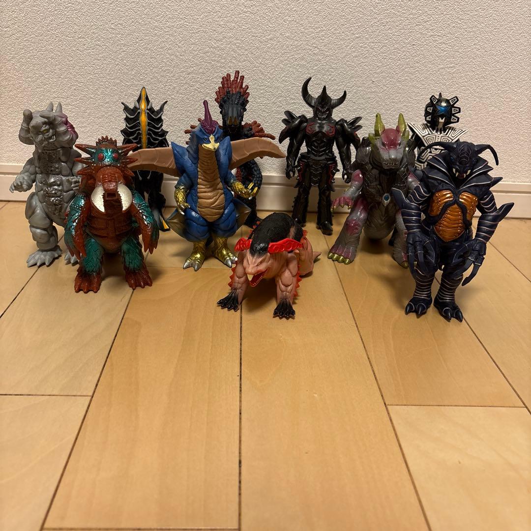 ウルトラ怪獣シリーズ 10体セット まとめ ソフビ - メルカリ