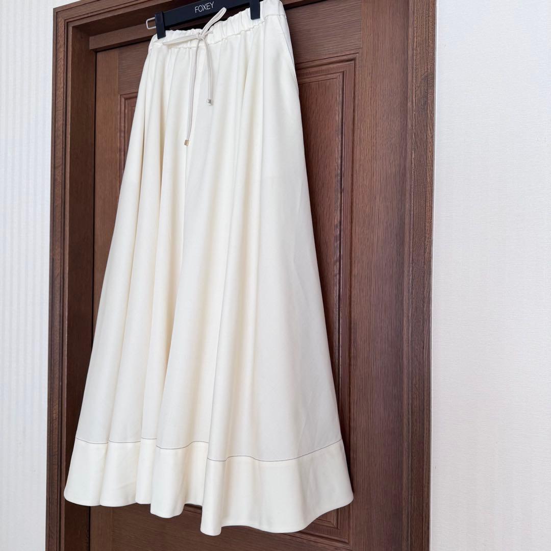 春コーデ2023エブール デニムライクウール サーキュラースカート ebure