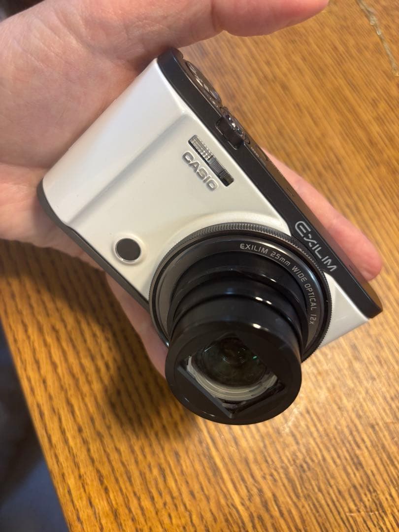 CASIO カシオ EXILIM EX-ZR3000 デジタルカメラ ホワイト