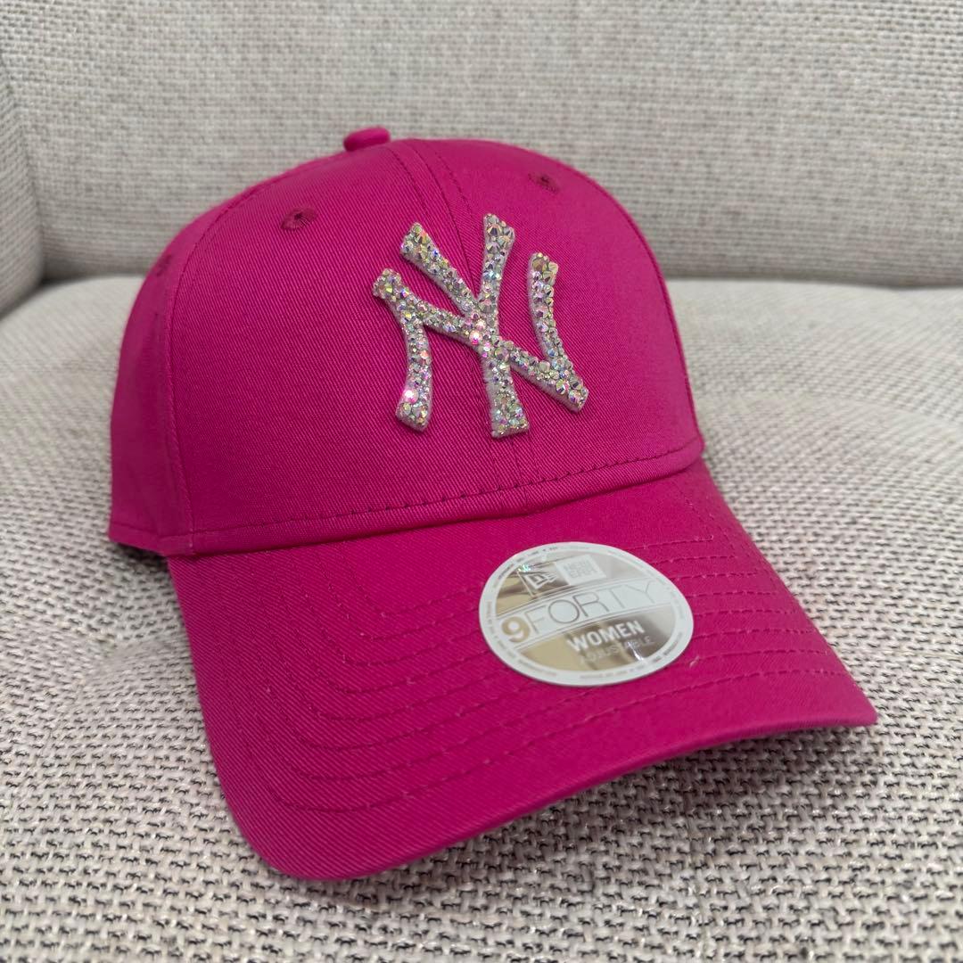 Peach様 ニューエラ キャップ コーラルピンク ストーン デコ - メルカリ