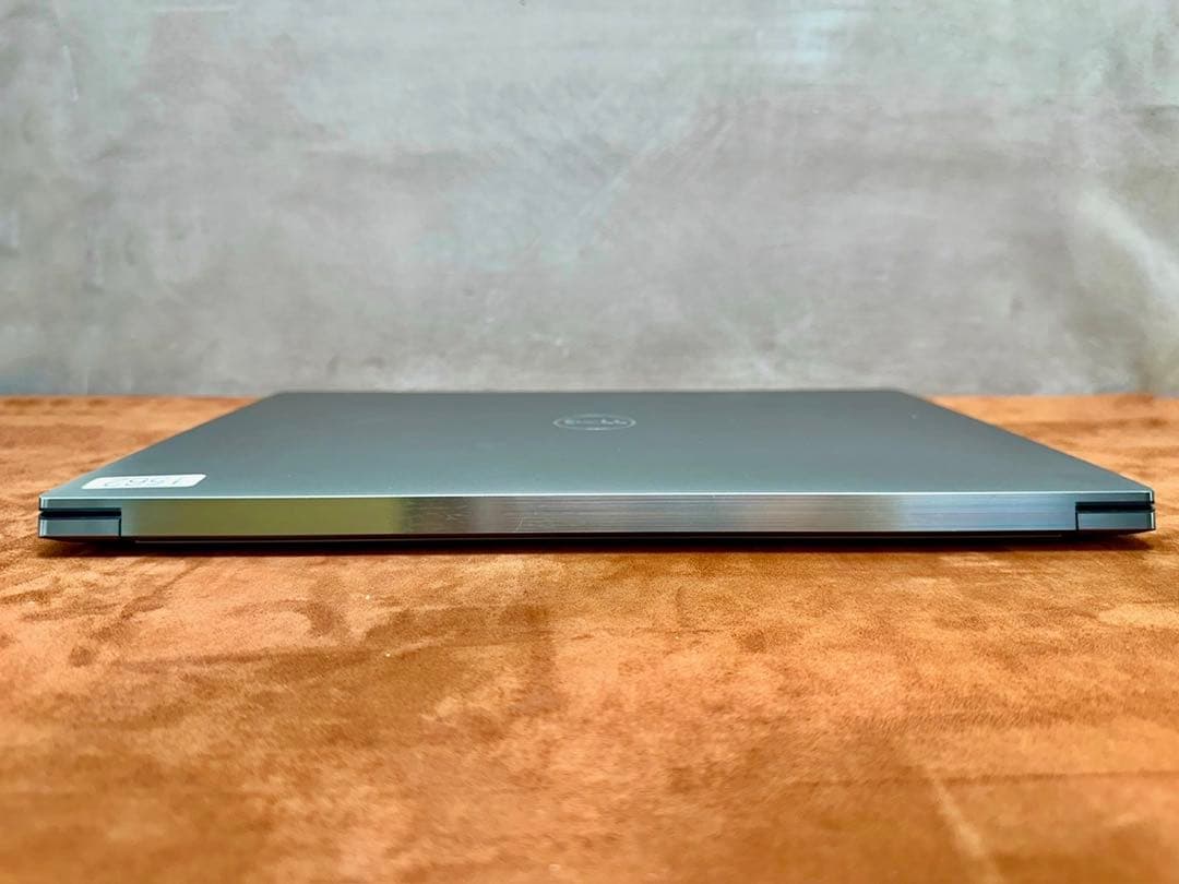 Windowsノート本体 DELL Precision5560 Xeon W-11955M |1562